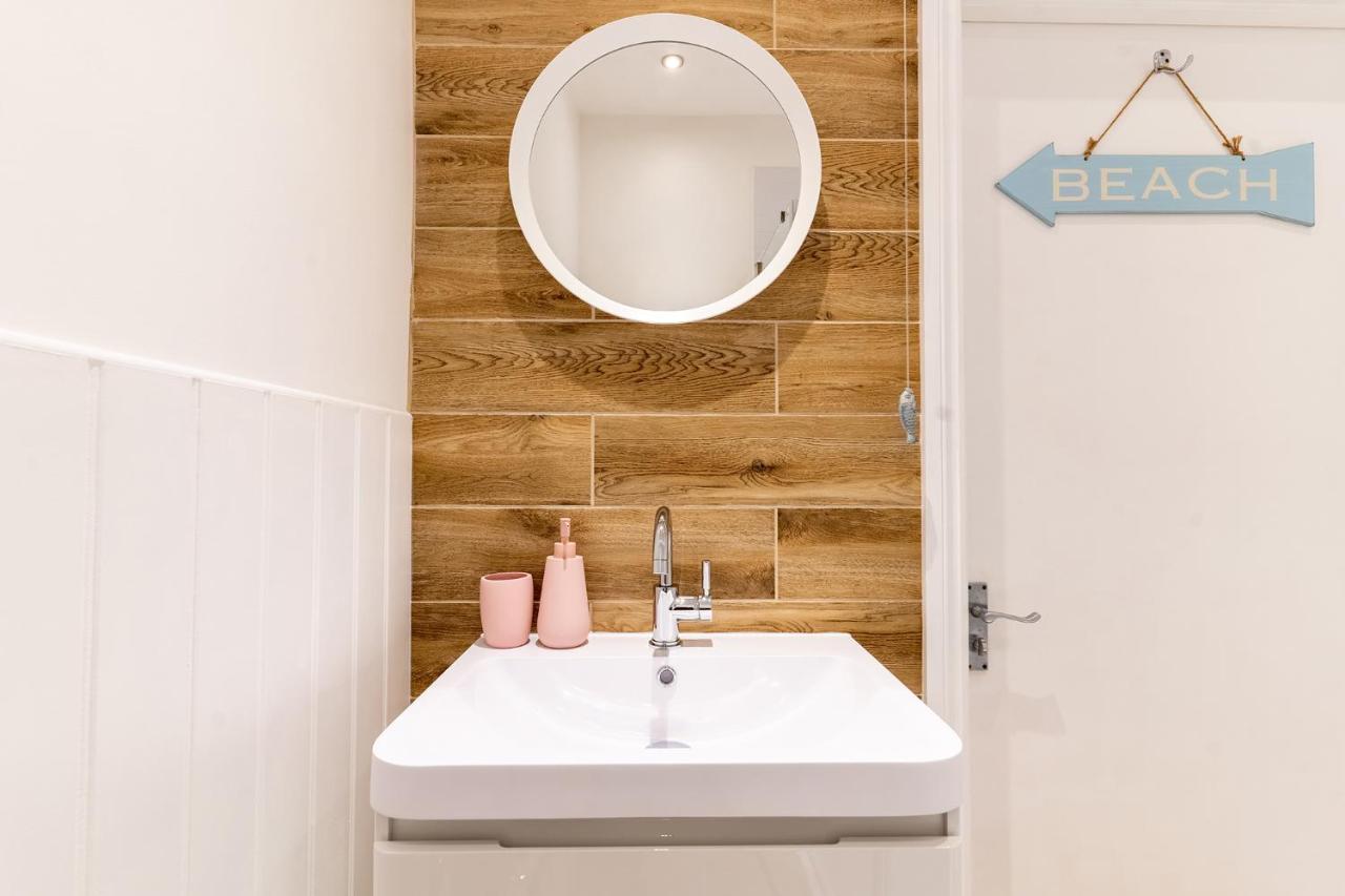 Apartamento Stowaways Loft Whitby Exterior foto